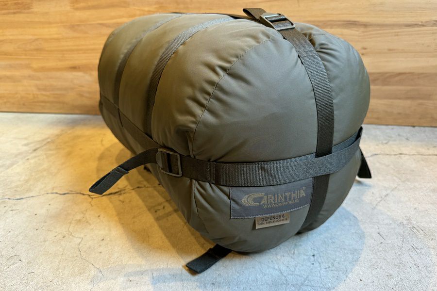 carinthia カリンシア ディフェンス6 Mサイズ 185 シュラフ 寝袋