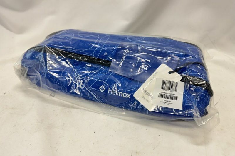 Helinox アウトドアテーブル 青 青空にピッタリ！ヘリノックスのバイタルコレクション テーブル