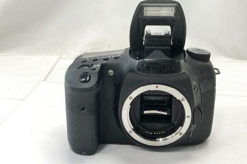 送料無料】◇Canon キヤノン 19）EOS 7Dボディ 0009700621