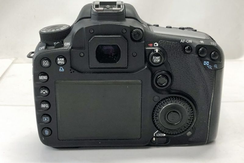 送料無料】◇Canon キヤノン 19）EOS 7Dボディ 0009700621
