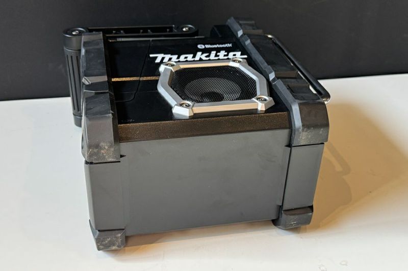 マキタ　MAKITA 現場ラジオ　MR106 マキタ MR106 充電式ラジオ ウエダ金物【公式サイト】