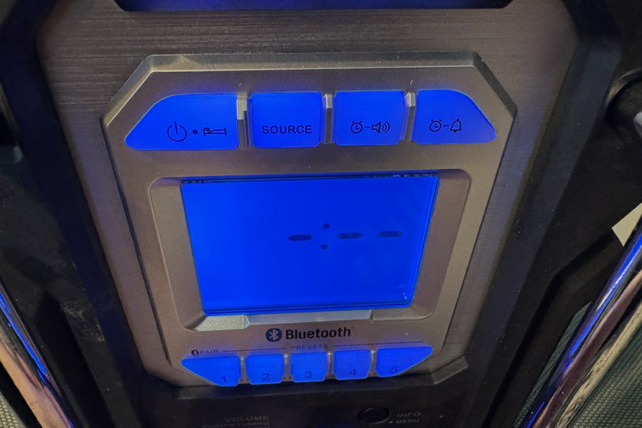 送料無料】◇makita マキタ 充電式ラジオ MR106